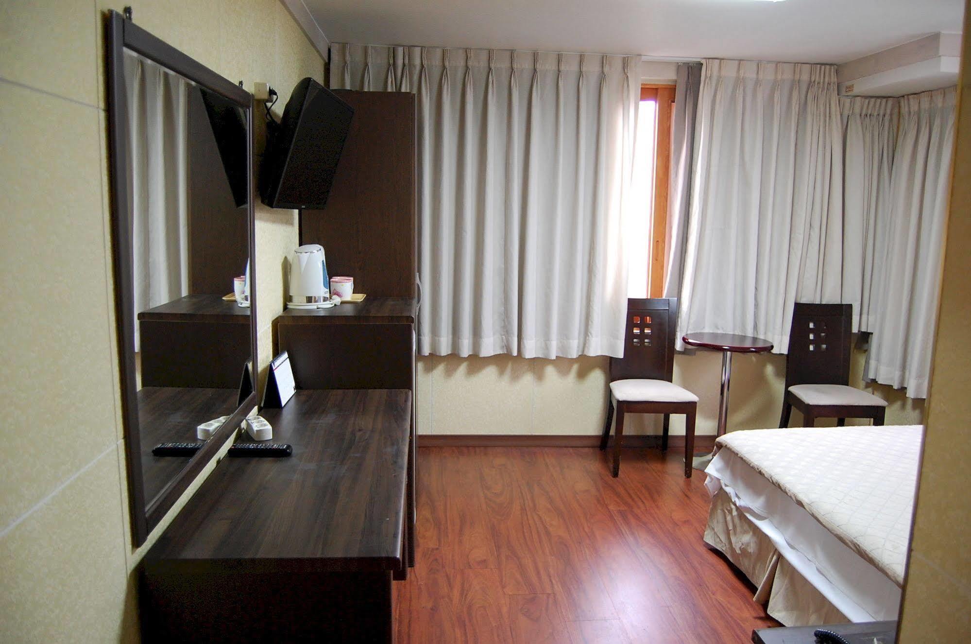 Seoul Ymca Hotel Buitenkant foto