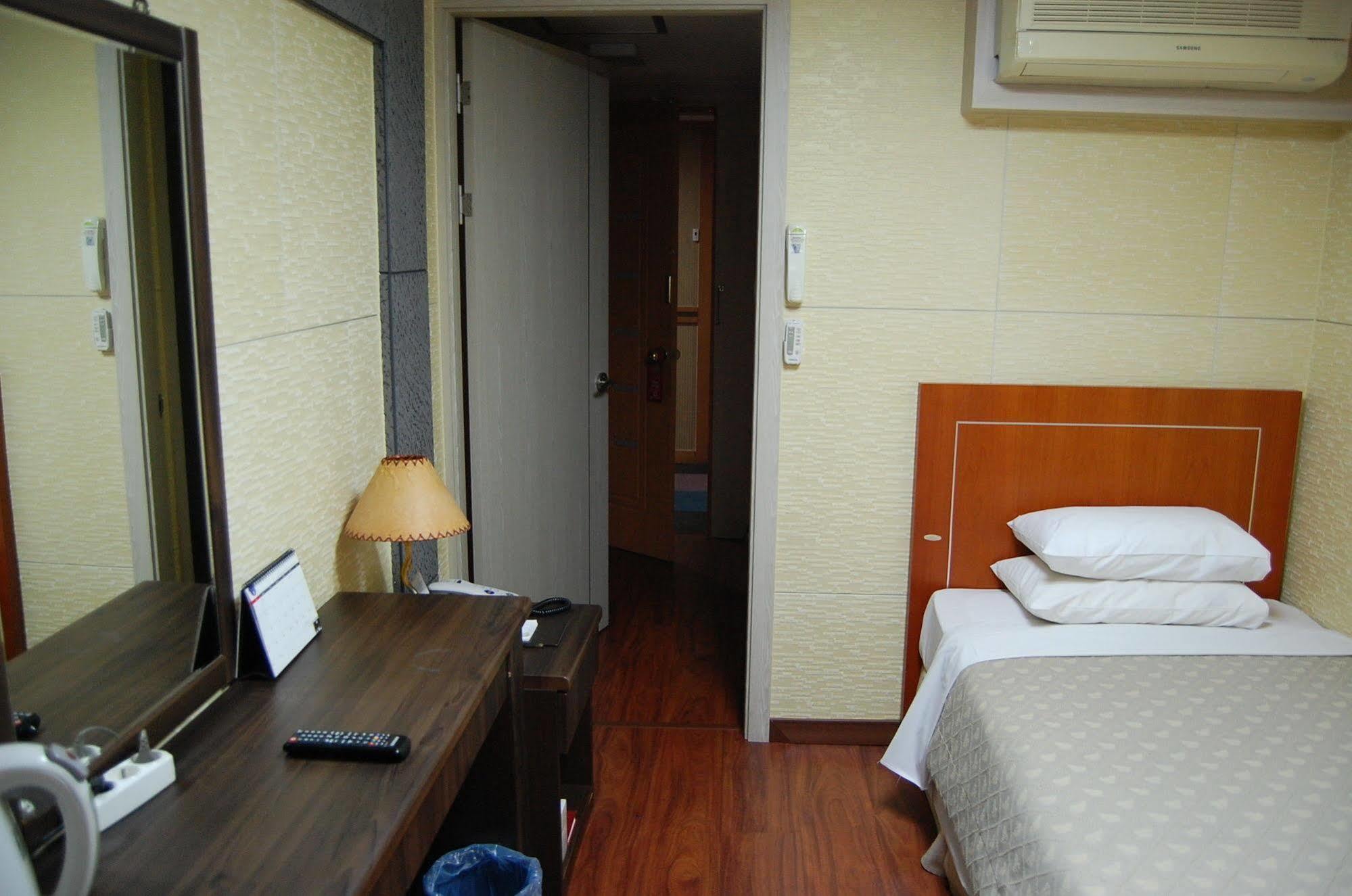 Seoul Ymca Hotel Buitenkant foto