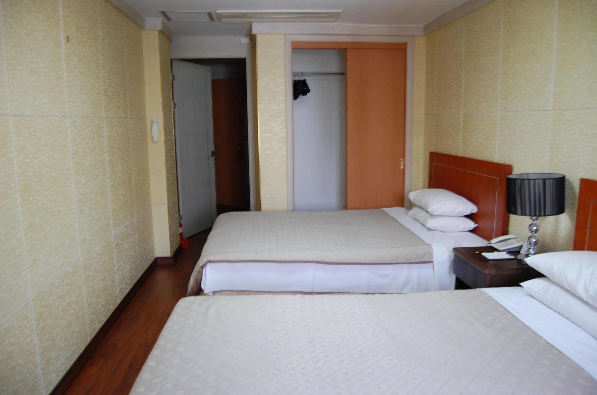 Seoul Ymca Hotel Buitenkant foto