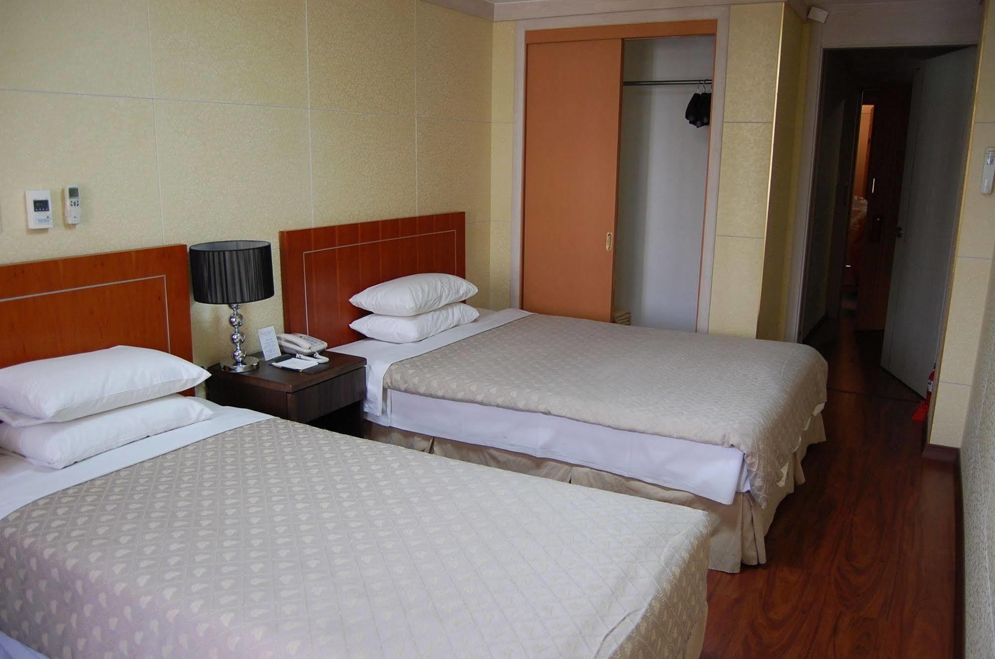 Seoul Ymca Hotel Buitenkant foto